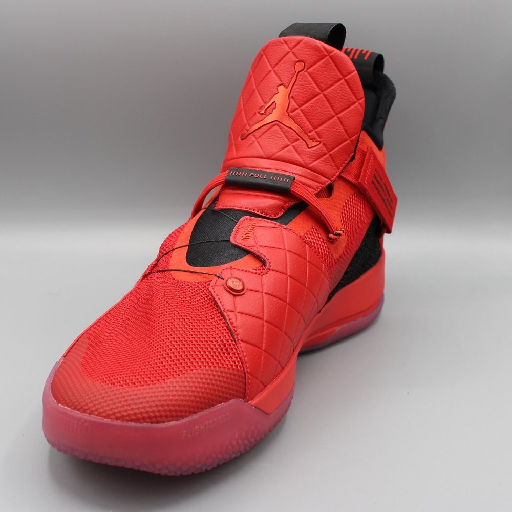 Nike Air Jordan XXXIII (33) Basketball University